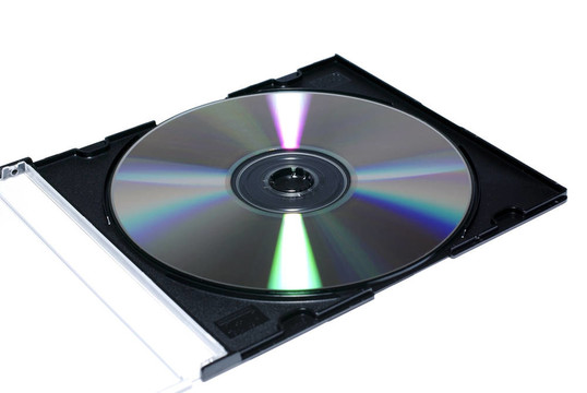 打開首飾盒與刻錄光盤。白色隔離。