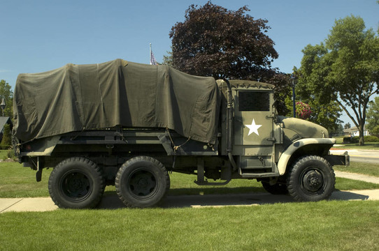 軍用車輛