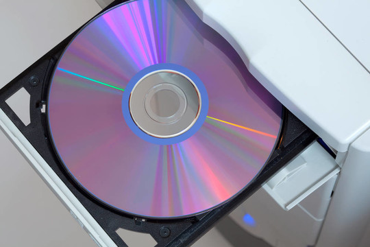 打開托盤
