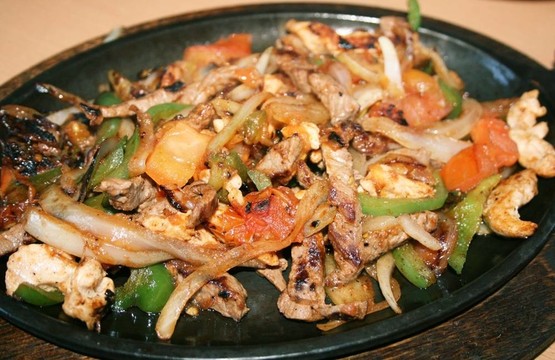 墨西哥fajitas熱鍋里