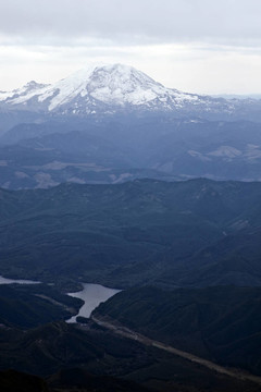 山前河流