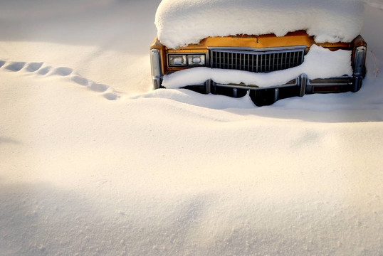 汽車卡在Snow
