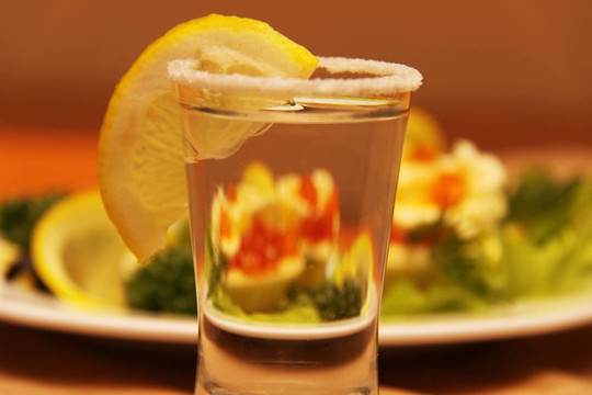 龍舌蘭酒和魚(yú)子醬