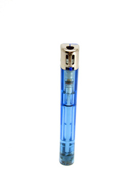 藍(lán)色的打火機(jī)