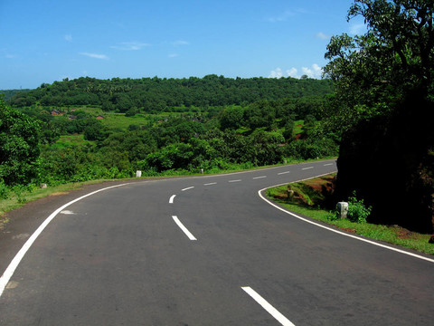 pawas村公路