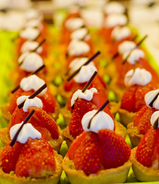 Strawberry Tarts和奶油