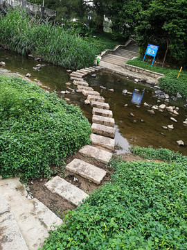 深圳東湖公園小石橋