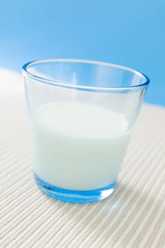 一杯牛奶