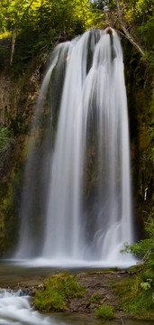 接近Spearfish Falls