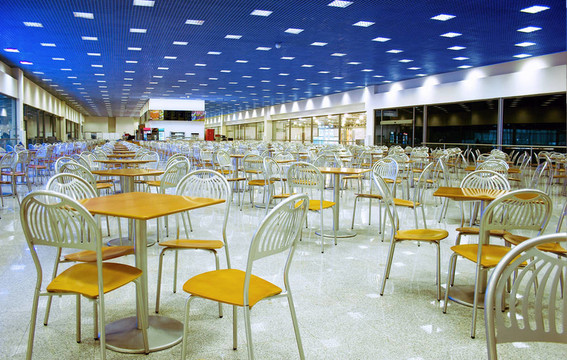 該公司的咖啡館空