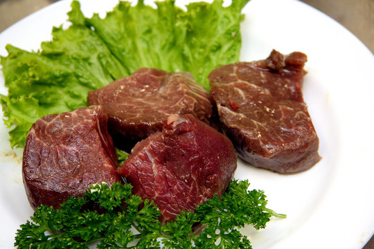 生牛肉燒烤