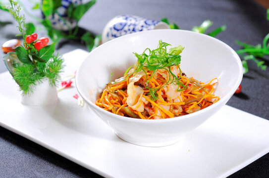 蟲(chóng)草花拌貝唇