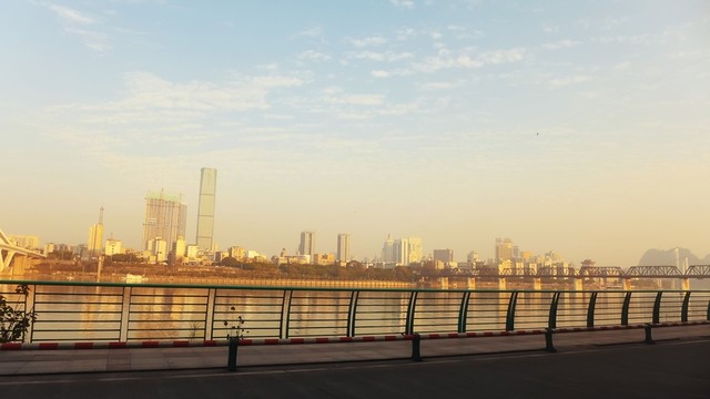 霧霾都市柳州