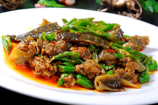 尖椒煸土甲魚