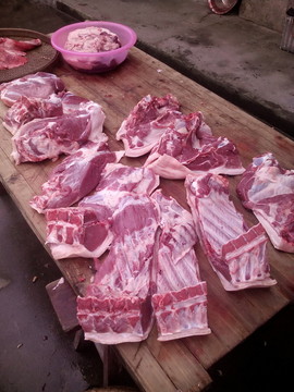 分割豬肉