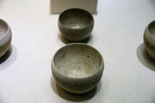 條紋原始瓷盞
