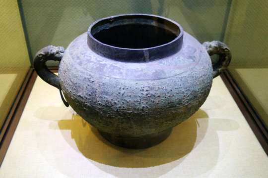 獸耳銜環(huán)銅罍 春秋