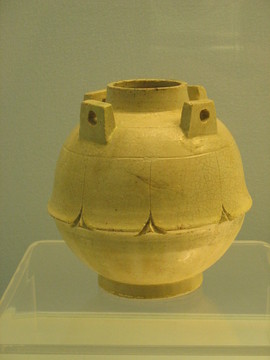 白釉瓷器