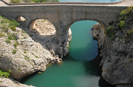 杜邦禁用；Herault