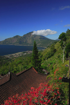 在高山巴都爾湖的景色；巴都爾山；巴厘；印度尼西亞