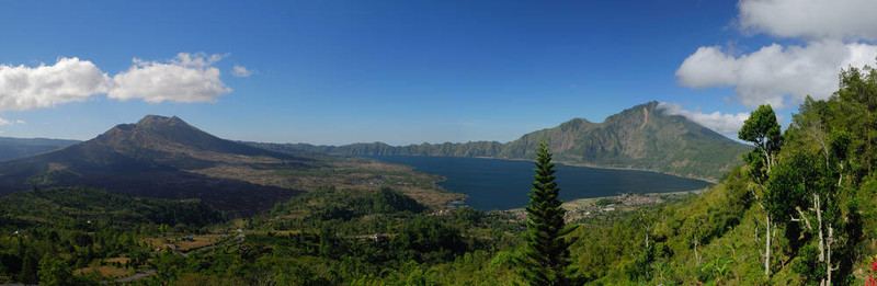 全景的高山湖泊巴都爾；巴都爾；巴厘；印度尼西亞