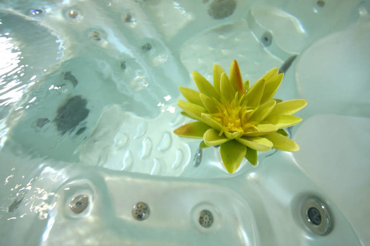 按摩浴缸