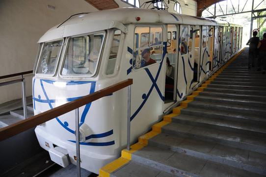 山纜車在巴塞羅那；西班牙
