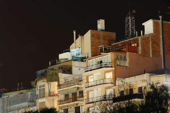 夜晚的住宅建筑