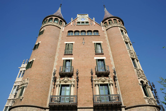 Casa de les punxes；西班牙巴塞羅那