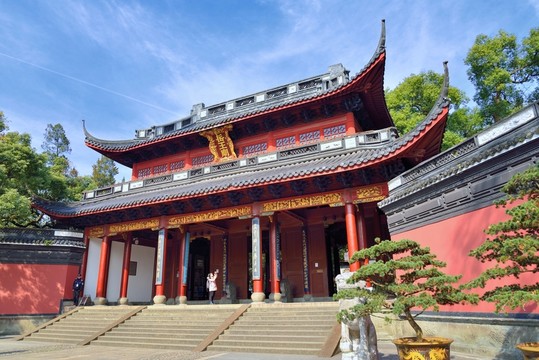岳王廟