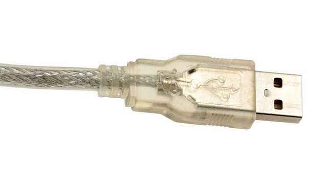 USB電纜孤立在白色背景