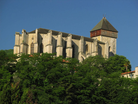Saint Bertrand；大教堂