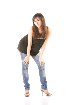穿牛仔褲的女孩