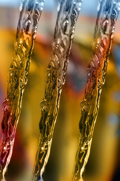 水