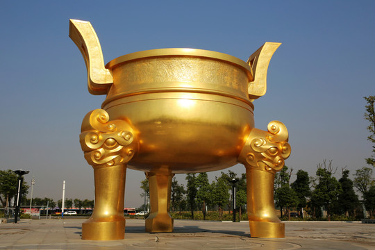 銅鼎
