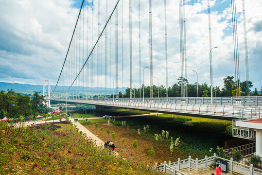 騰沖龍江特大橋