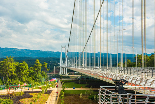騰沖龍江特大橋