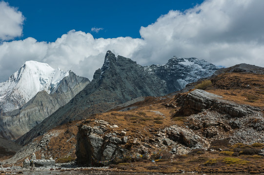 亞丁旅游雪山風光