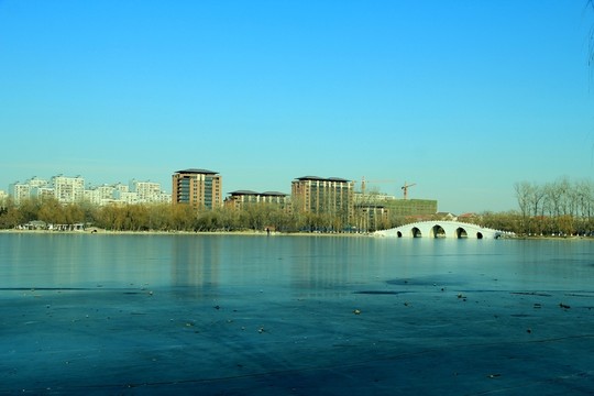 冬季湖景