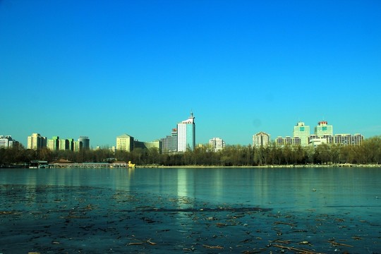 冬季湖景