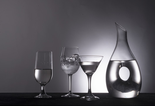 玻璃杯