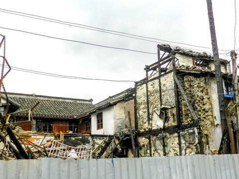 火災(zāi)現(xiàn)場(chǎng) 燒毀的房屋 消防