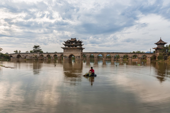 云南建水雙龍橋