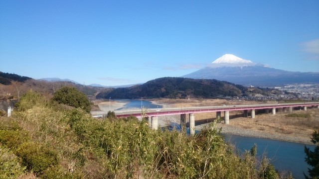 遠(yuǎn)眺富士山