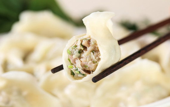 芹菜鮮肉水餃