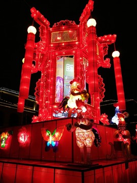 鎮(zhèn)江西津渡雞年燈會(huì)五彩紛呈