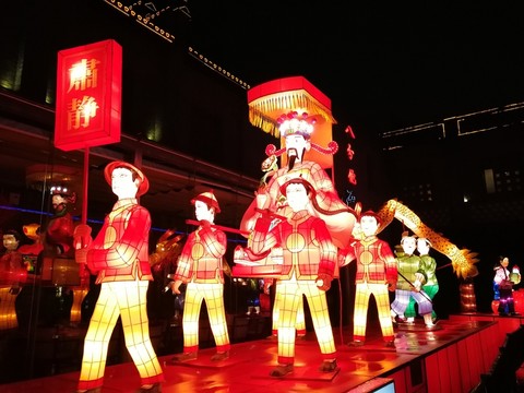 鎮(zhèn)江西津渡雞年燈會(huì)五彩紛呈