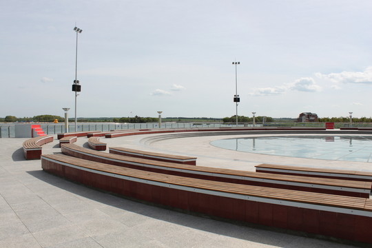 嫩江農(nóng)場水上公園 休閑廣場