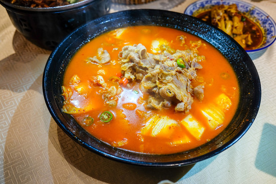酸湯肥牛