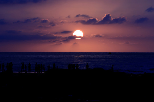 海上日出